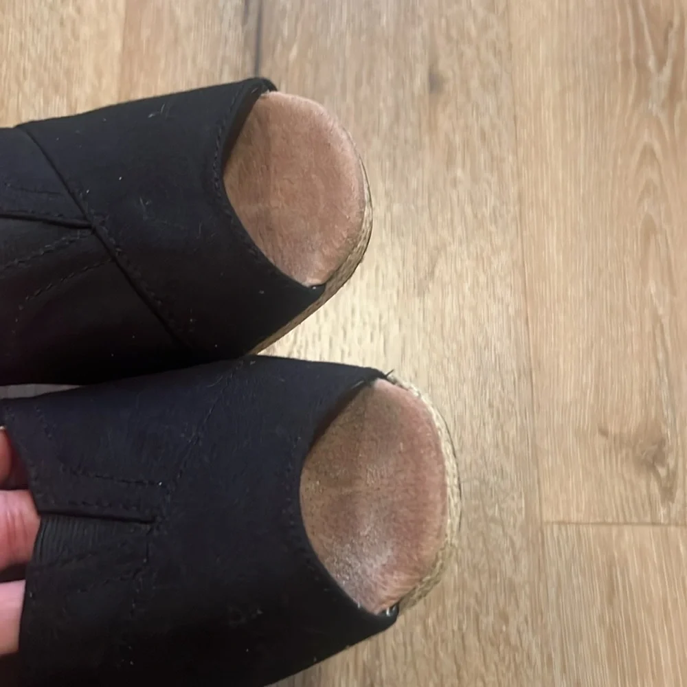 TOMS Black Peep-Toe Wedges Size 9 Great Used Condition